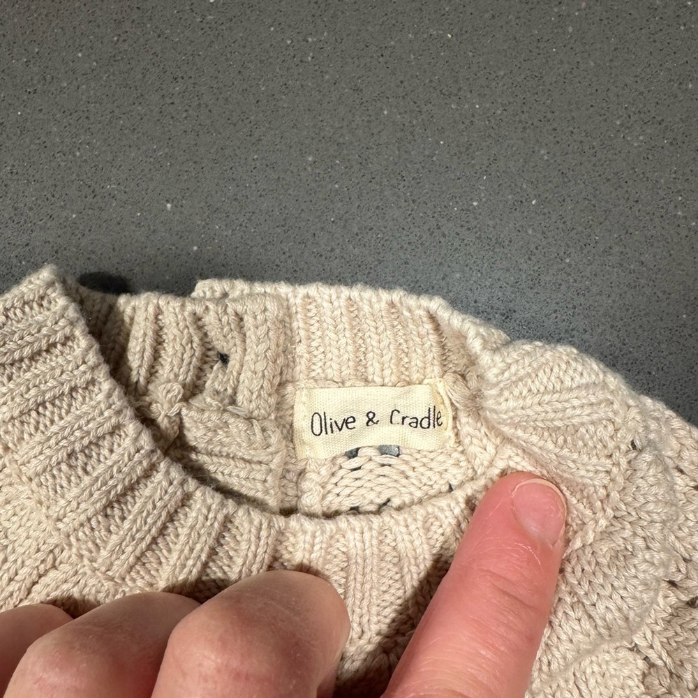 Cable-Knit newborn onesie - Picture 4 of 5